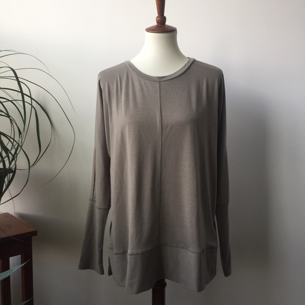 Comfortable and fun peek shoulder top
